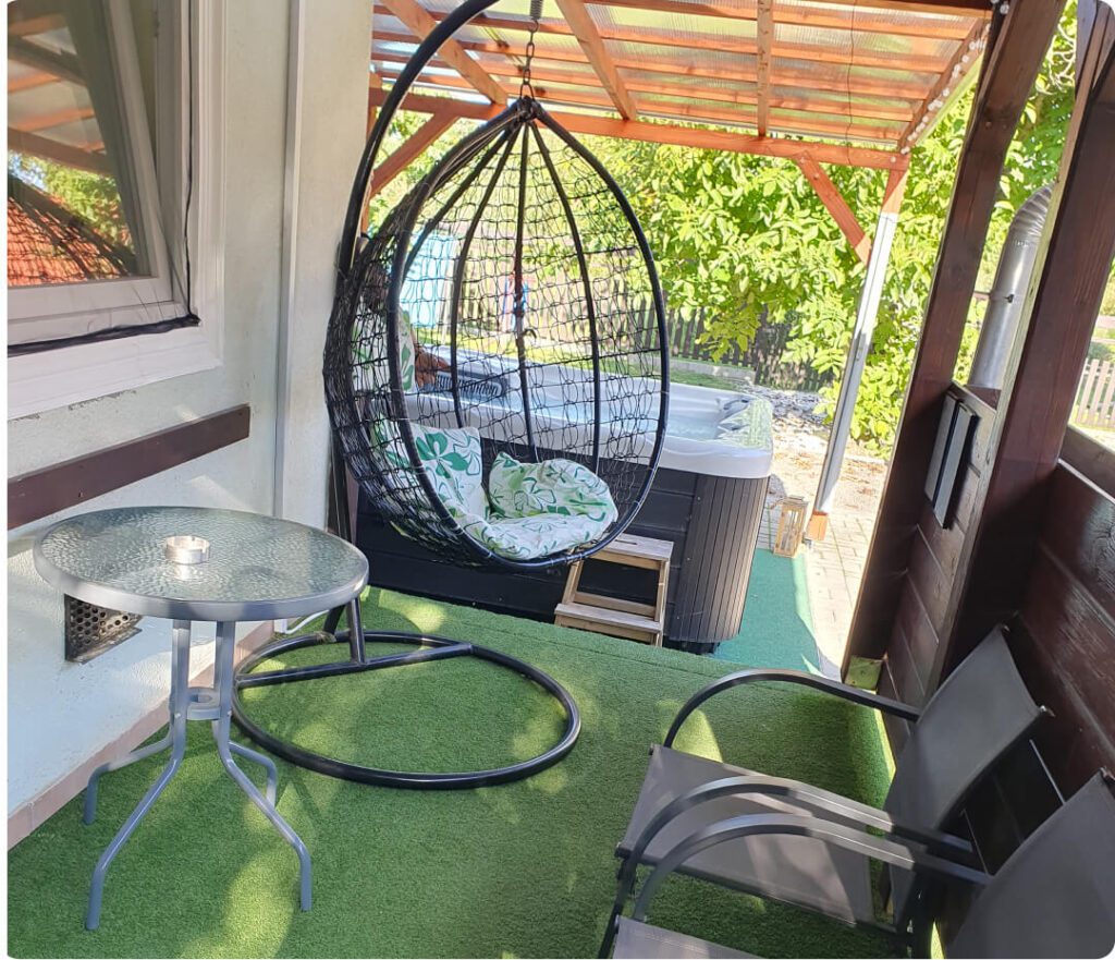 Mimóza Vendégház panorámás fütött jakuzzi